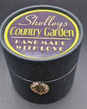 Load image into Gallery viewer, Country Garden - Shelley&#39;s Candles
